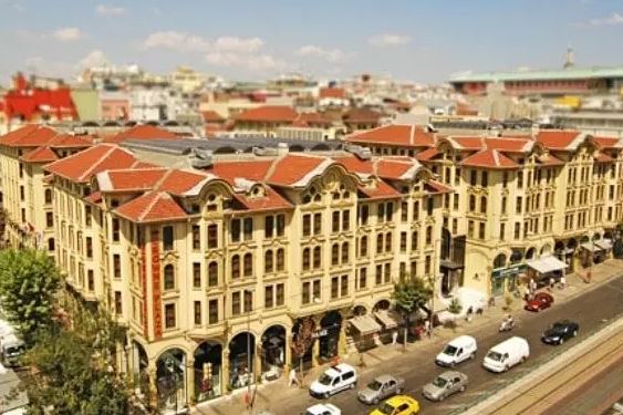 موقع فندق كراون بلازا اسطنبول اسيا والخدمات الفريدة التي يقدمها لعملائه